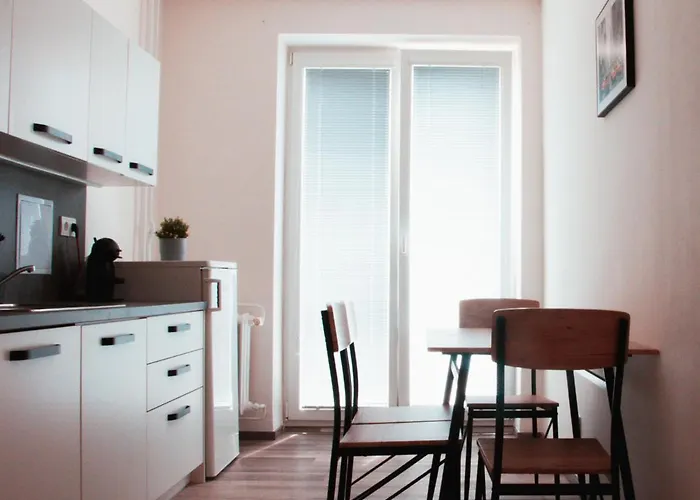Zarohem 2 Bedrooms Apartment In Center With Balcony