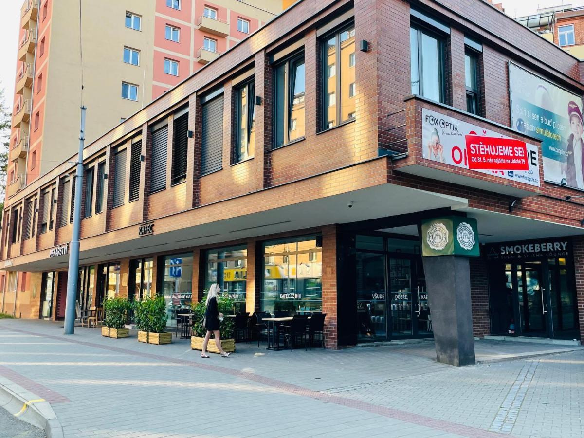 Zarohem 2 Bedrooms In Center With Balcony Apartment Brünn