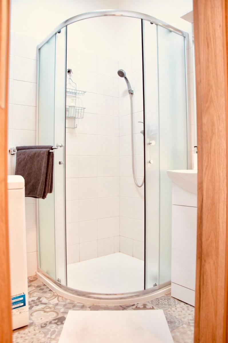 Apartment Zarohem 2 Bedrooms In Center With Balcony *